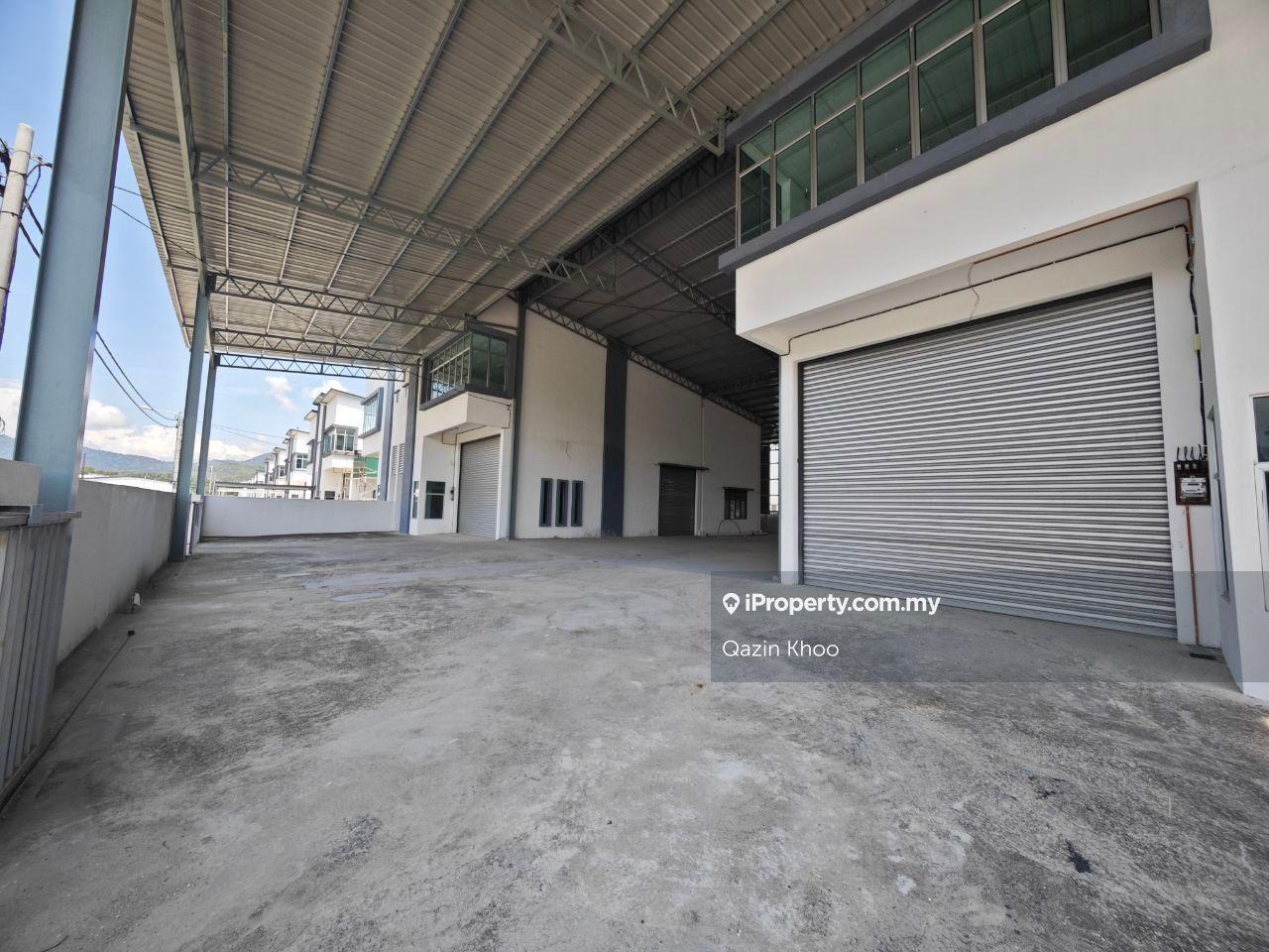 Brand New, Adjoining Factory, 30ft Ceiling, 14ft Roller Shutter