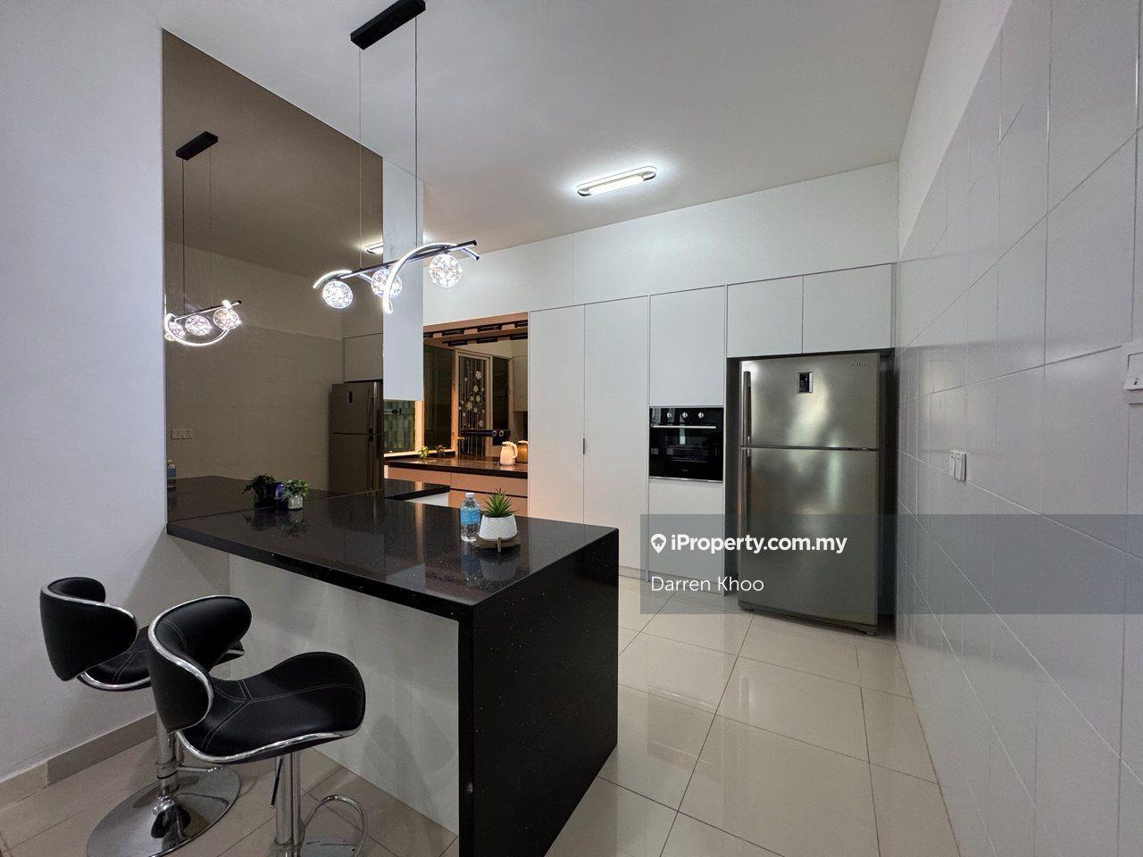 Fully Furnished Newly Renovated and Well Maintained Unit Mid Floor