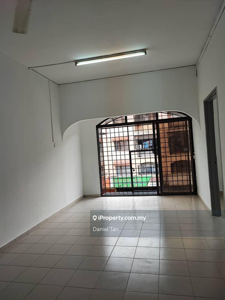 Below Market Value! 3room 2bath 2nd floor Shop Apartment Pandan Jaya