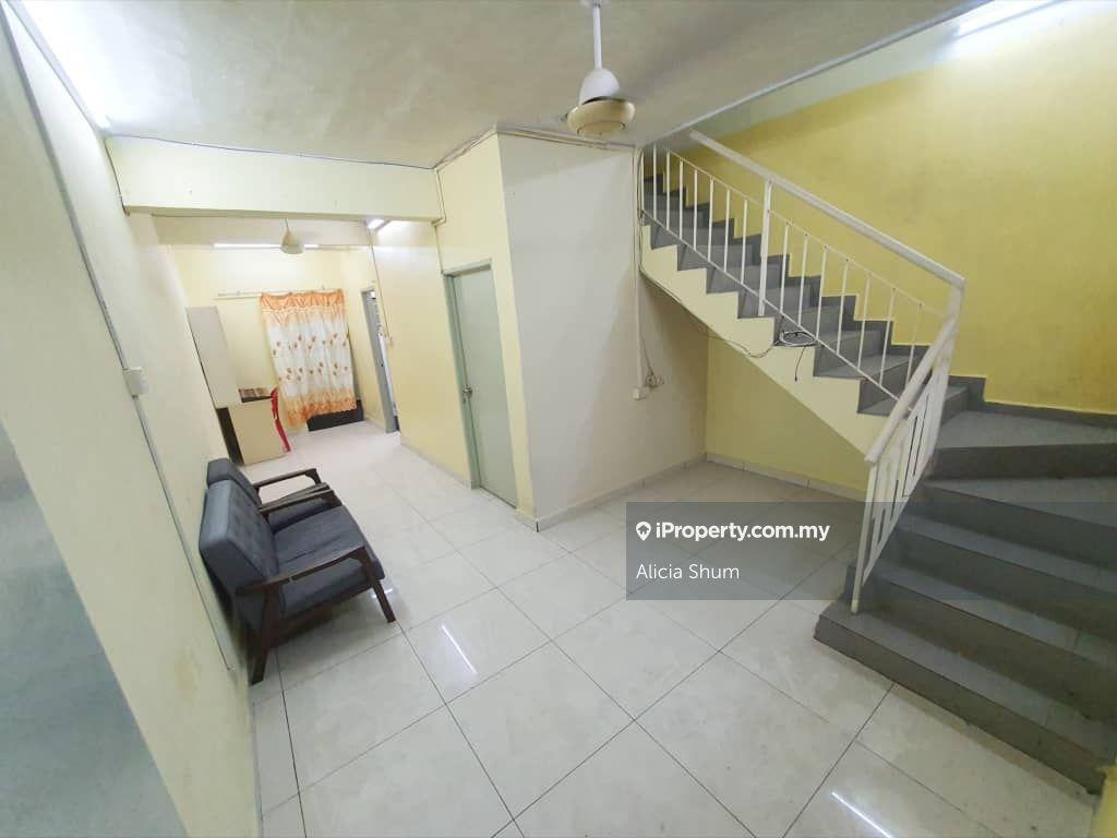 Puteri Wangsa 2 Storey Low Medium Terrace For Rent