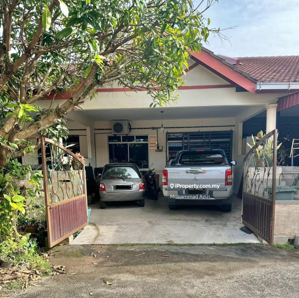 Teres setingkat taman psj sg karang hot area