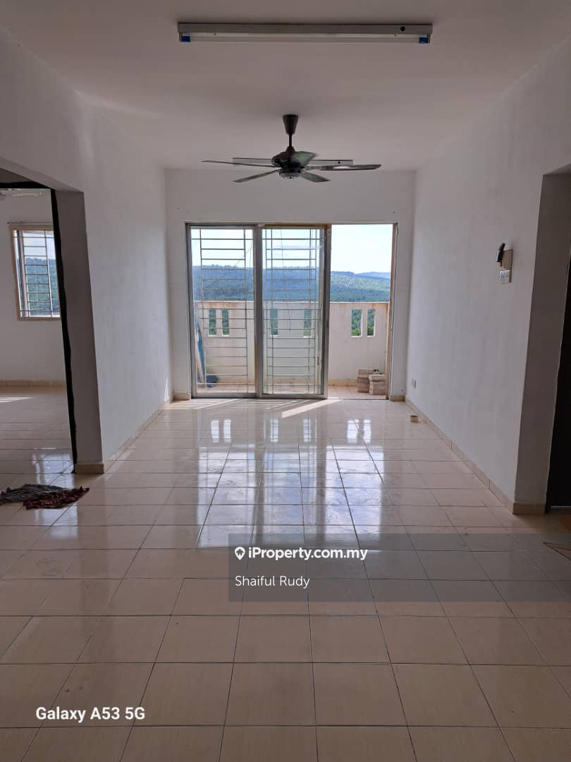 Apartment Laguna Biru, Kundang For Sale