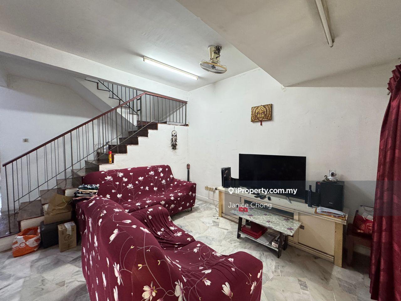 2 Storey terrace house @ Taman Equine, Seri Kembangan