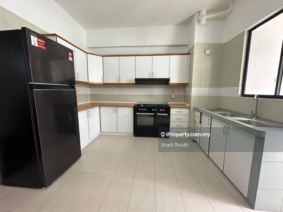 Fully Furnished Menara Pinang KLCC