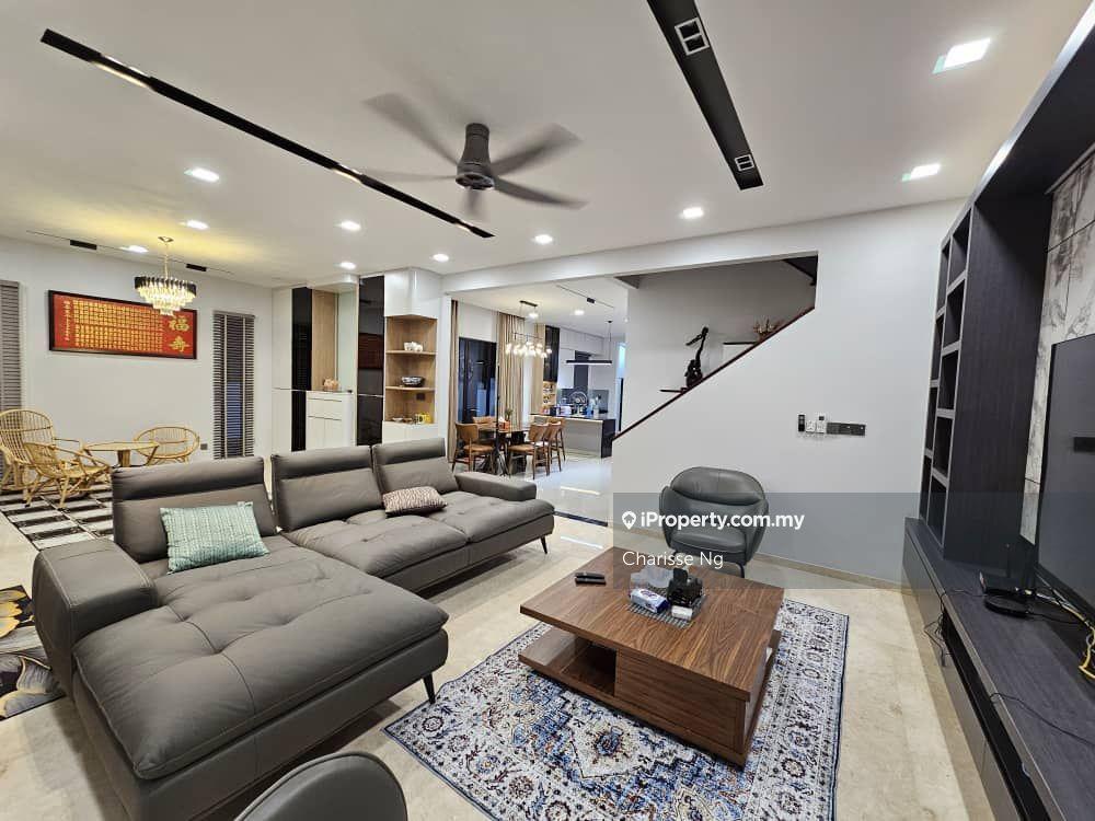 Endlot with Big Land with Fully Renovated & Partial Furnished