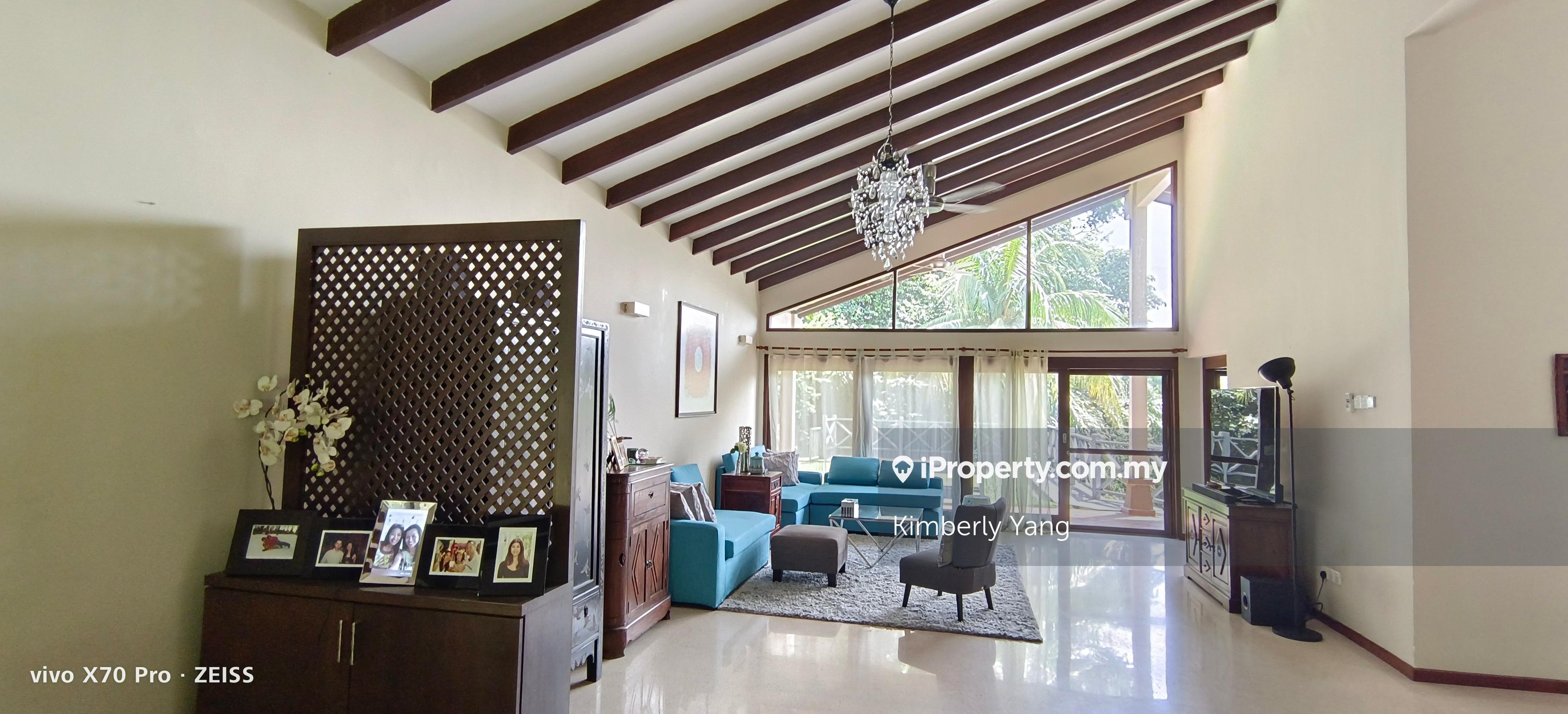 Exclusive & Discreet Bungalow With Lush, Generous Gardens.