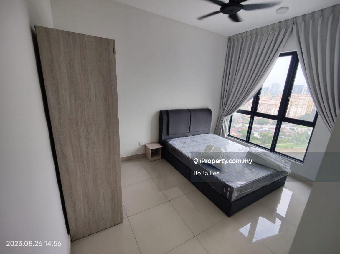 Full Renovated Platinum Arena Condo For Sales