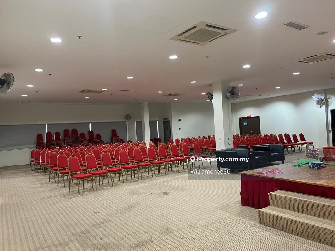 Cheap!! Nice & big unit close to 1 Utama shopping mall, top floor 