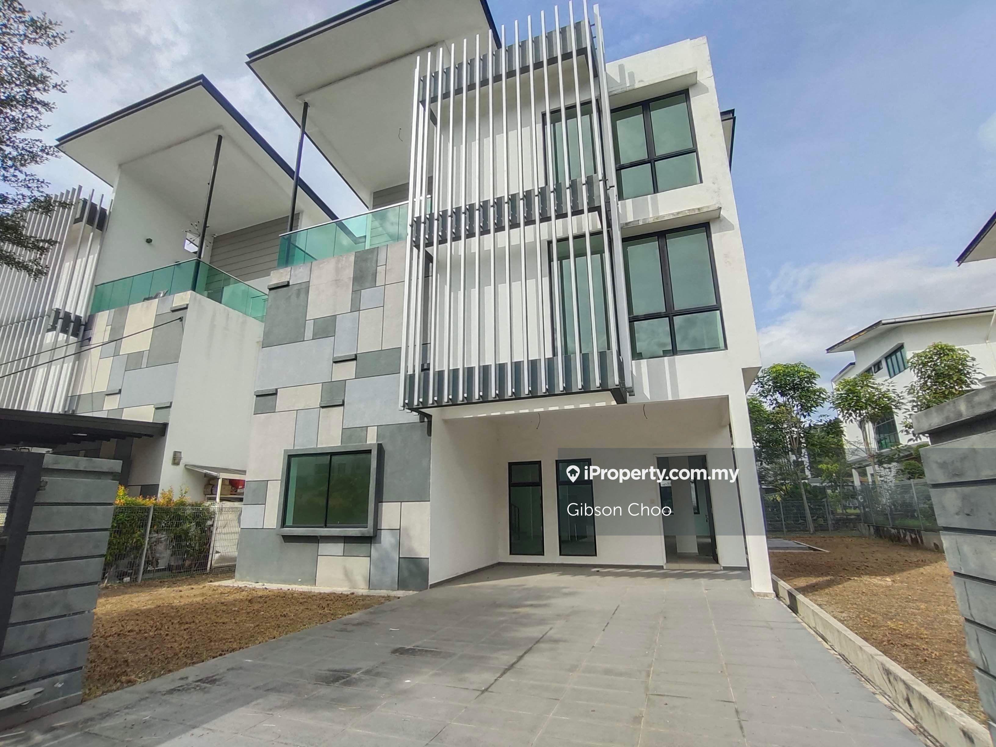 3 storey semi-d for sale in kajang perdana.