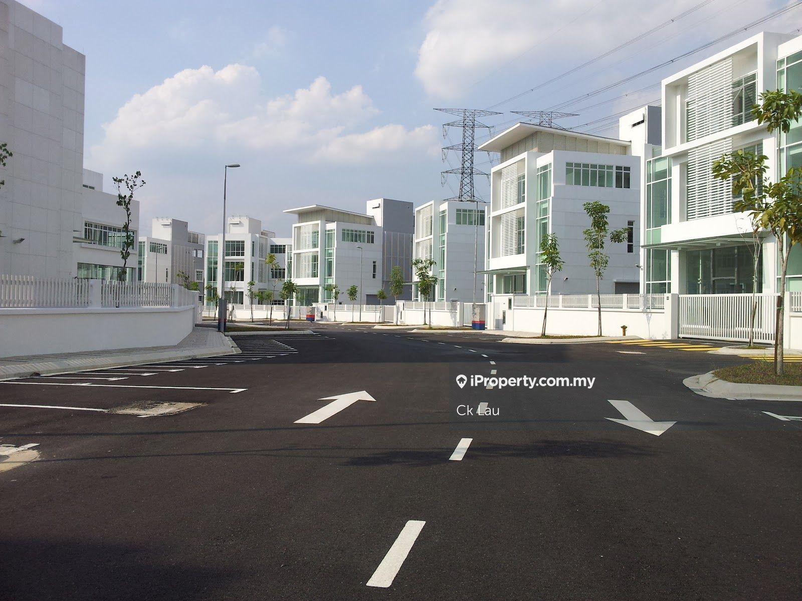 Freehold 2.5 storey Factory with cargo lift For Sale in Kepong 