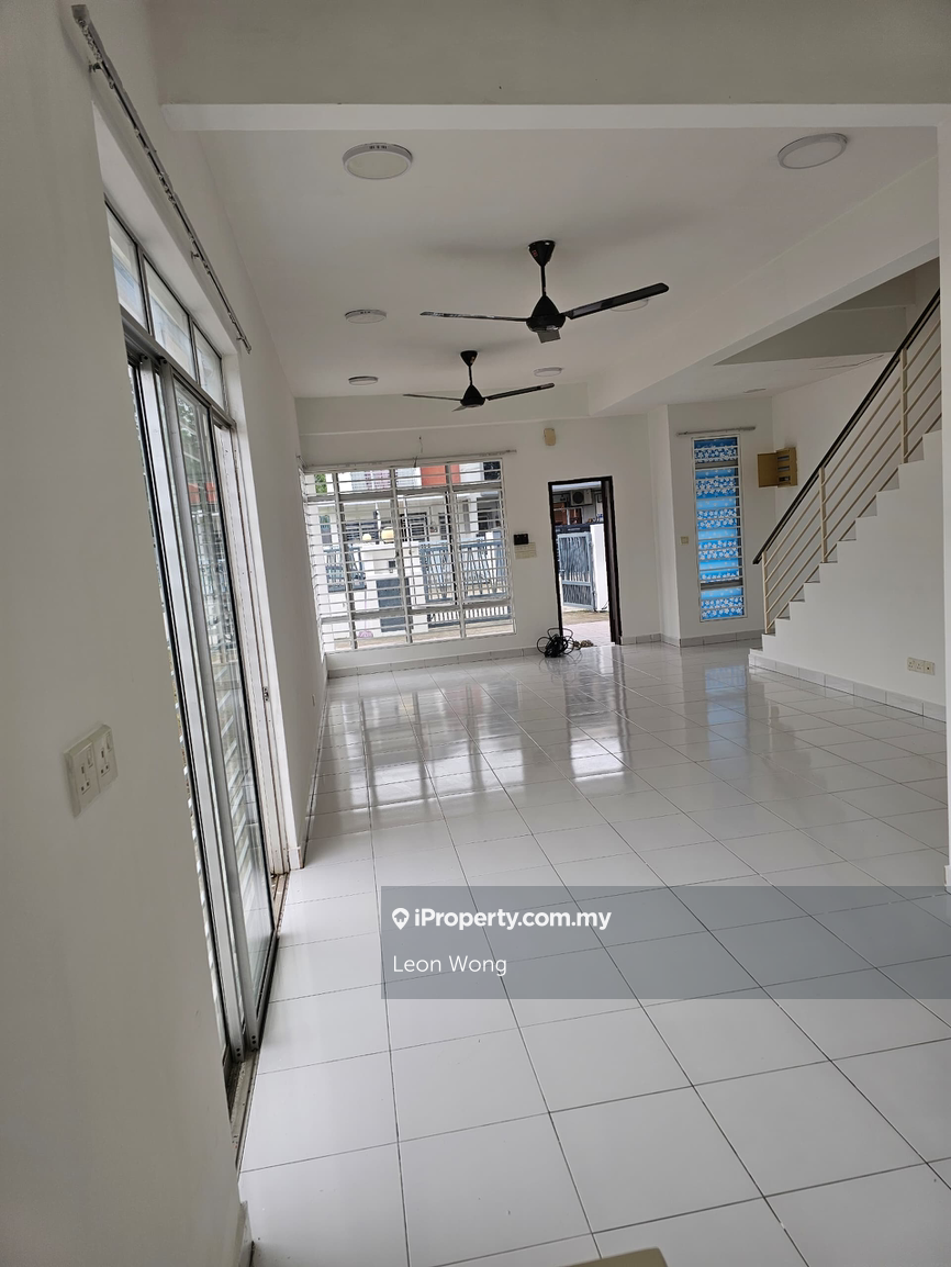 Double storey M residence 1 Conner lot For rent