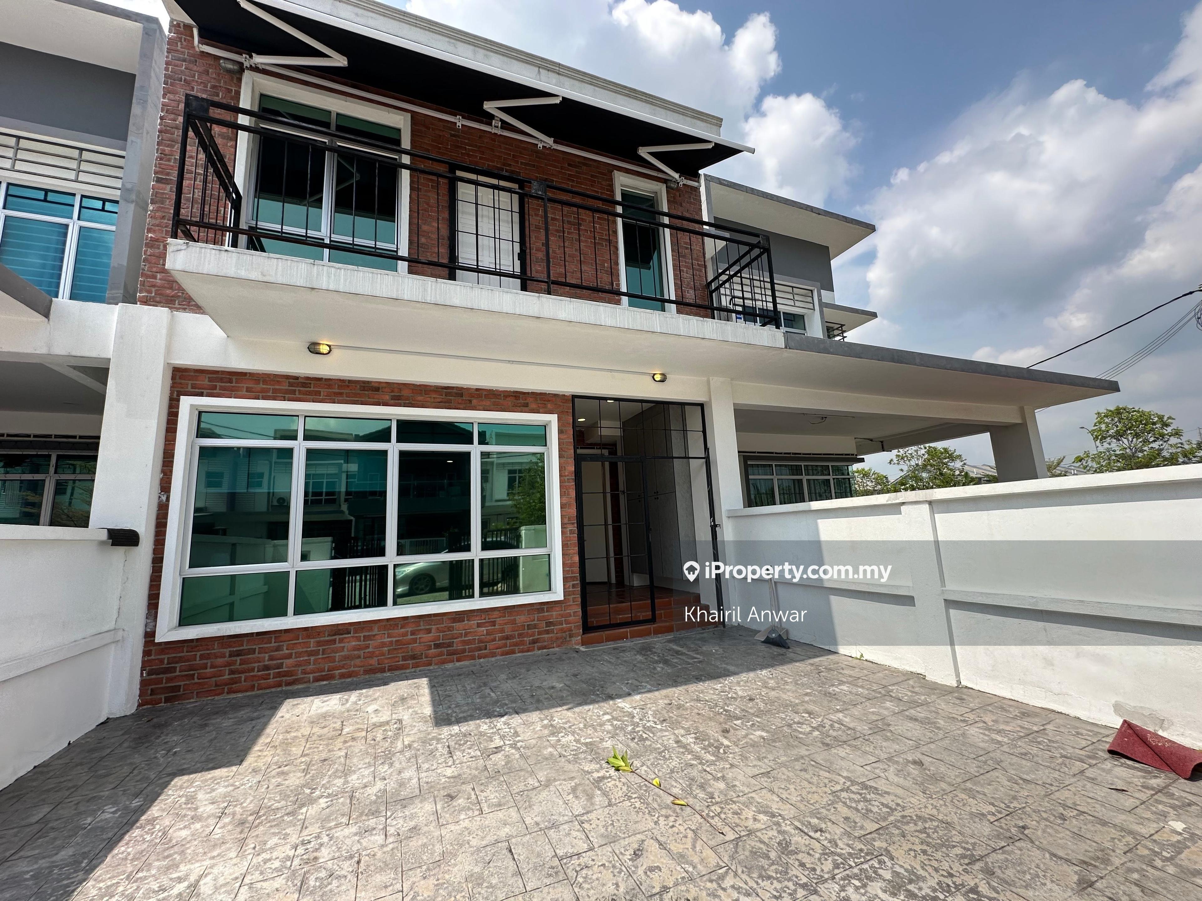 Fully extended and renovated. With approval. Non bumi lot.