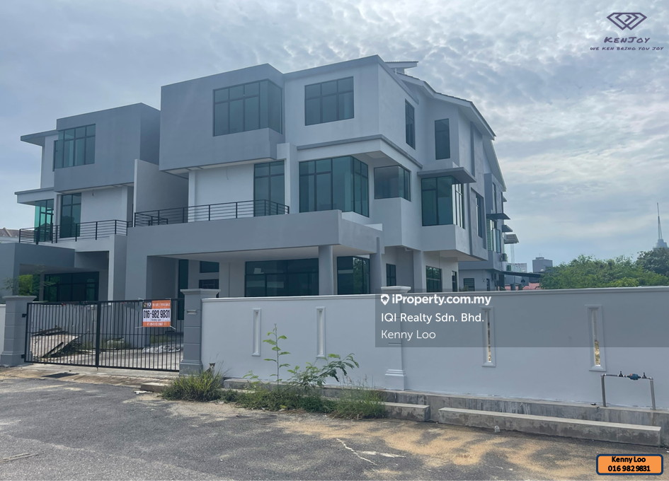 Semi-D house for Sale