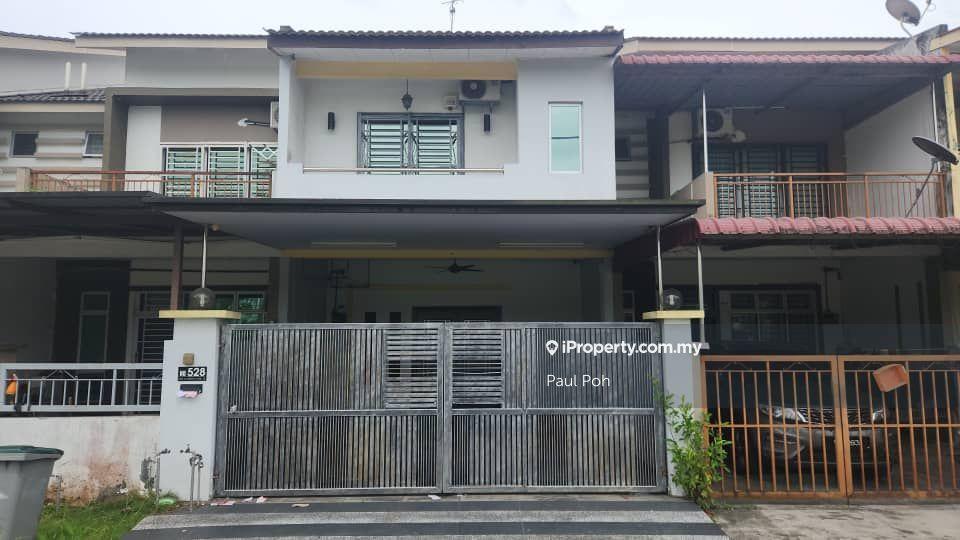 Partly renovated and enjoy the advantages of Facing Garden unit!