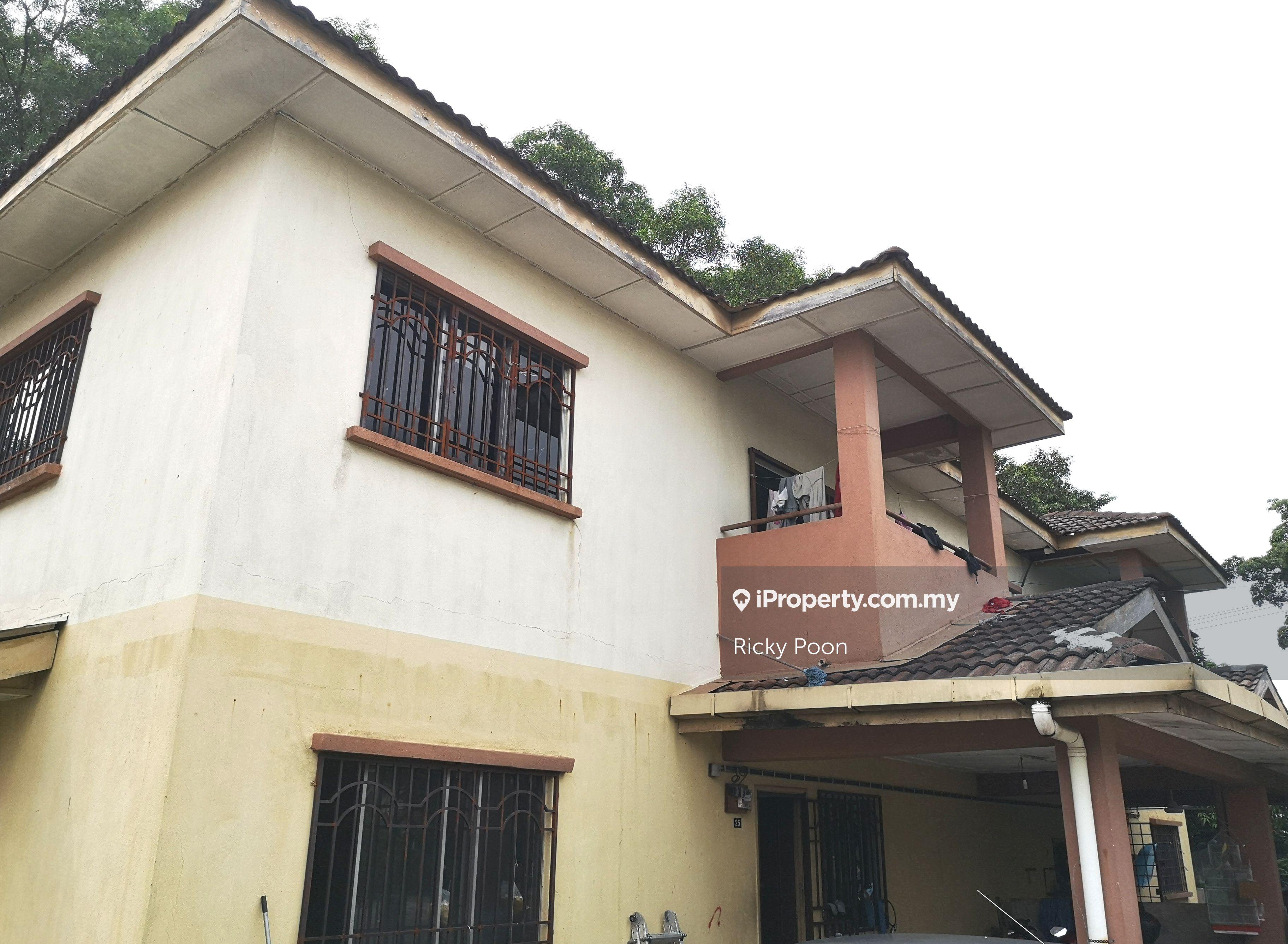 Semi-D house for Sale