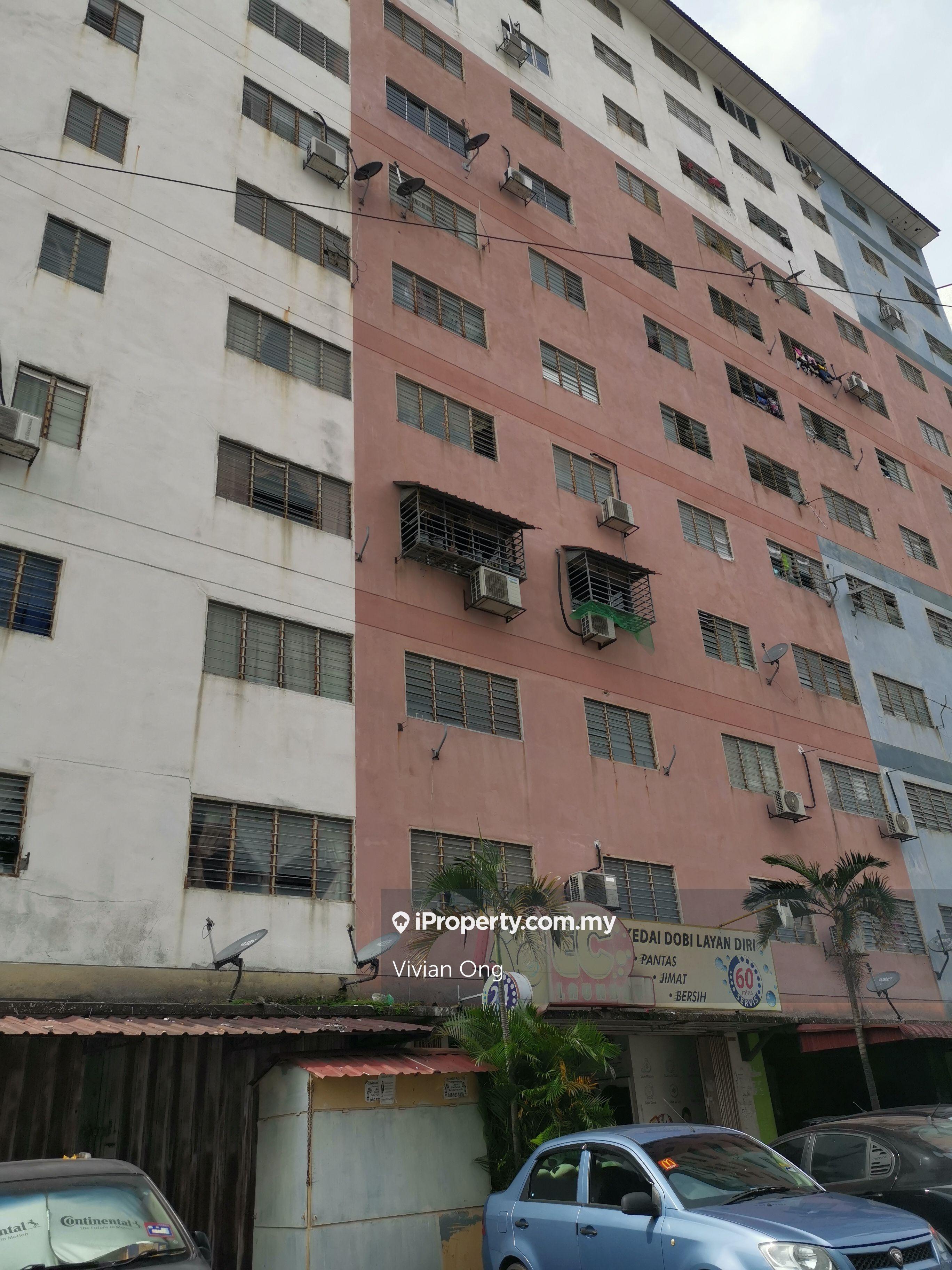 Angsana, USJ 1, for sale, Top floor, cheap, Subang Jaya, near Bus stat