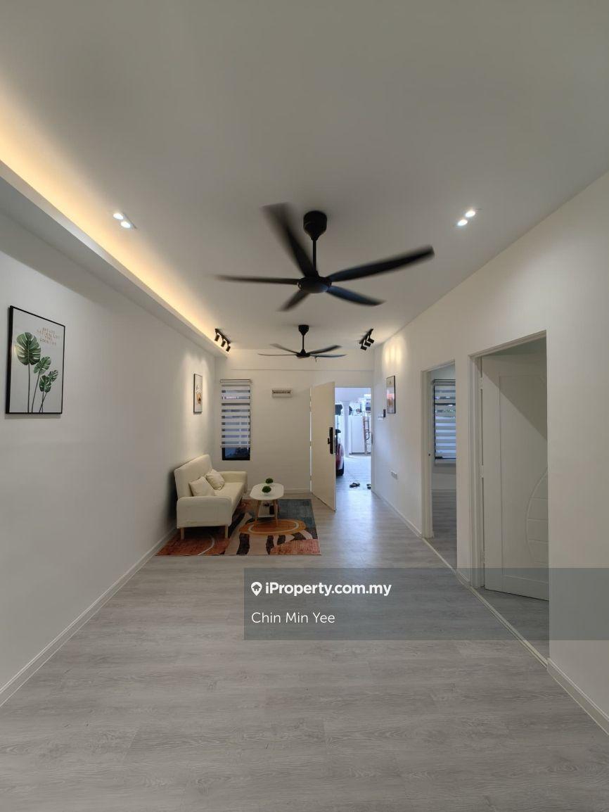 Freehold renovated Non bumi 1 Storey terrace at Melaka Town for Sale