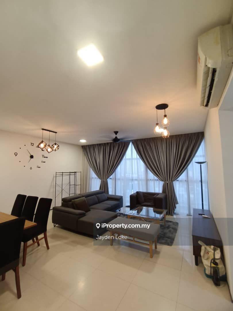 Fennel , 4room 1544sqft partially furnished for rent