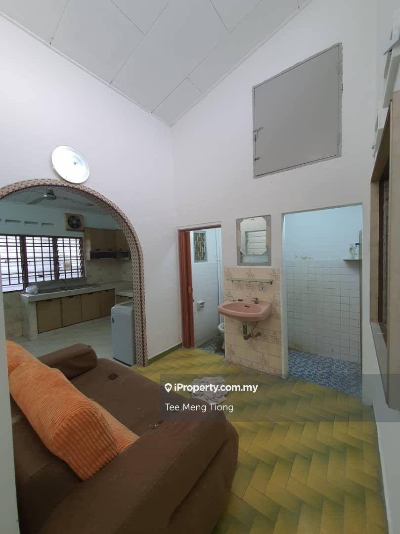 Taman abad 1 storey terraced house