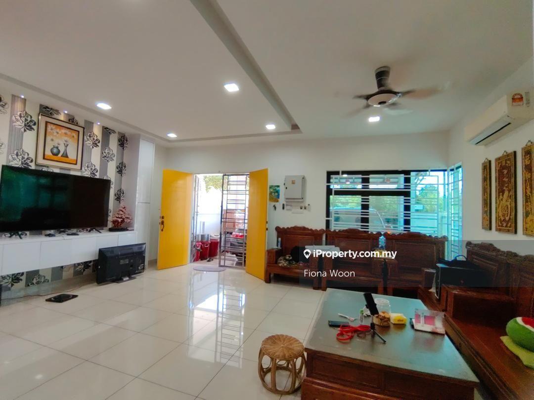Corner Double Storey For Sale Taman Cheng Setia, Melaka 