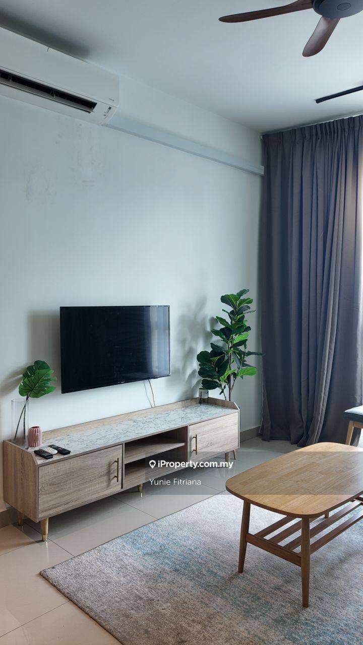 Freehold, Fully Furnished Unit with 2 Parking Lot - Chymes Residence