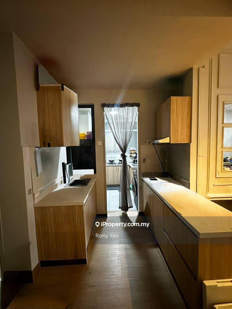 Resilion Residence Cheras 1149sqft 3 R 2 B with balcony unit for rent