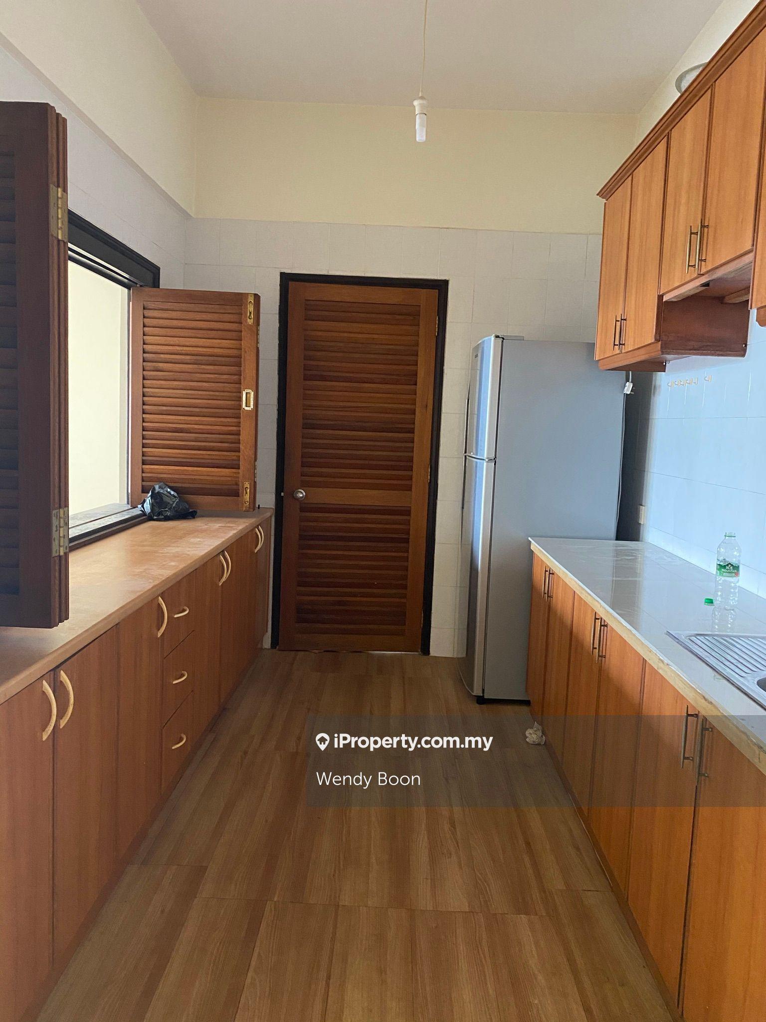 Good condition, Golf course view