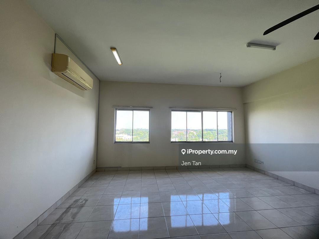 Lagoon Suites Condo in Kota Kemuning for Sale