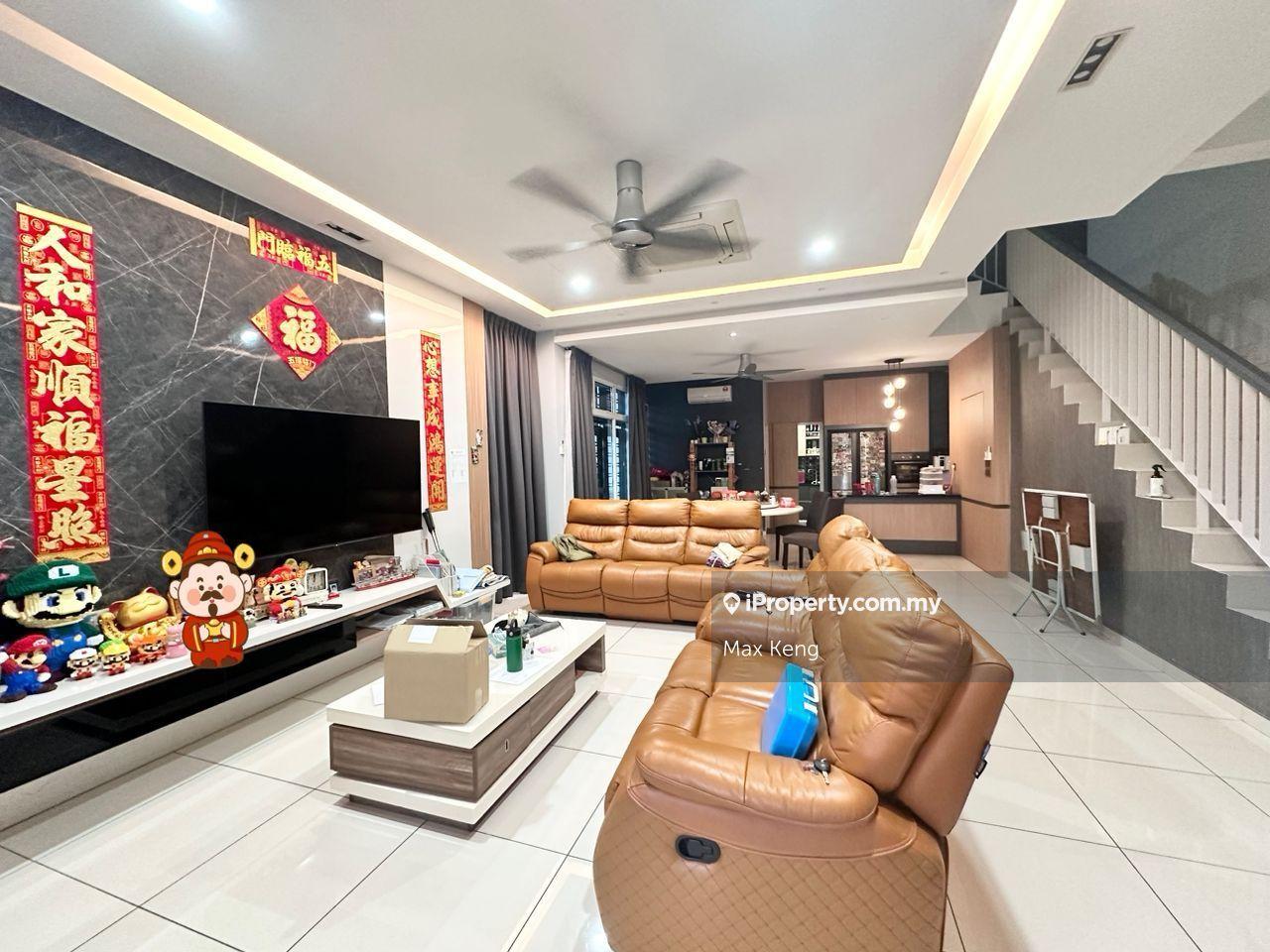 Nusa Sentral 3 Storey Cluster 32x70 Fully Renovated Unblock View G&G