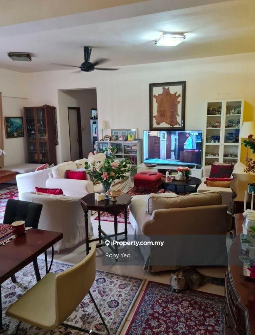 Desa Villas Partial Furnished 4 Aircond 1749sqft Leasehold For Sale !!