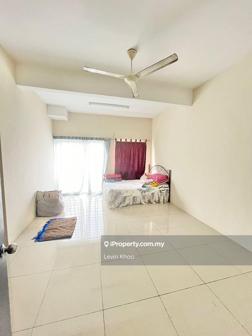 3 Storey Terrace @ Rawang Tin ,Bandar Rawang Town , Sri Garing