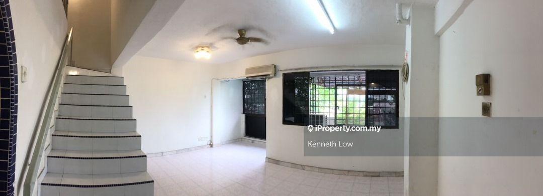 Perdana Villa 1st floor Pandan Perdana, 800sf 3rooms Nr Shamelin Mall