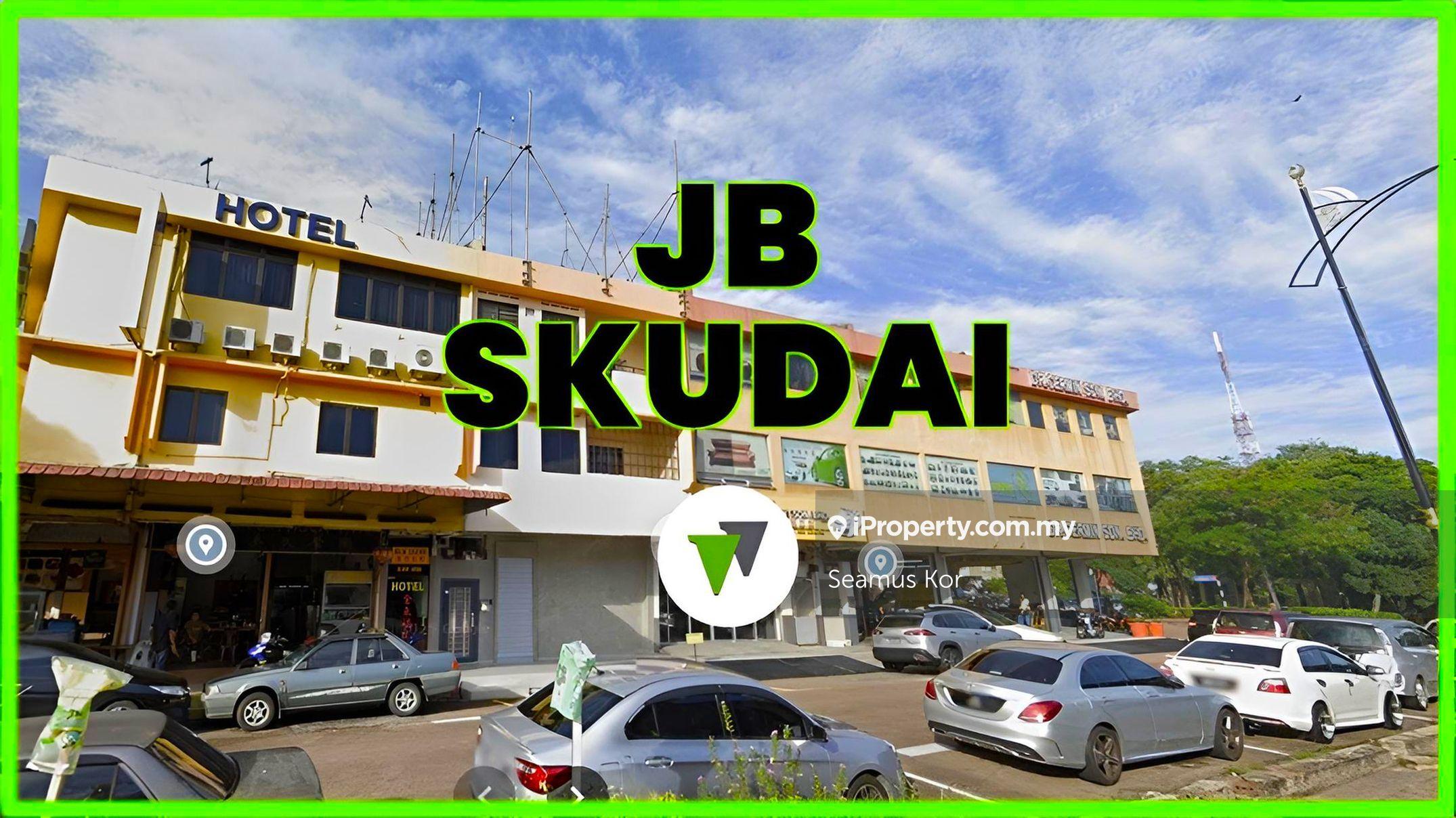 Prime Location Next to Highway, Near Mall & Ciq !