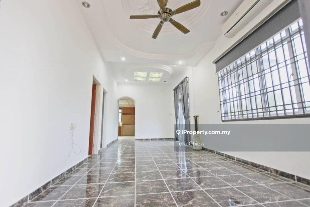 Kulai Bandar Putra 1 Storey Corner Lot House