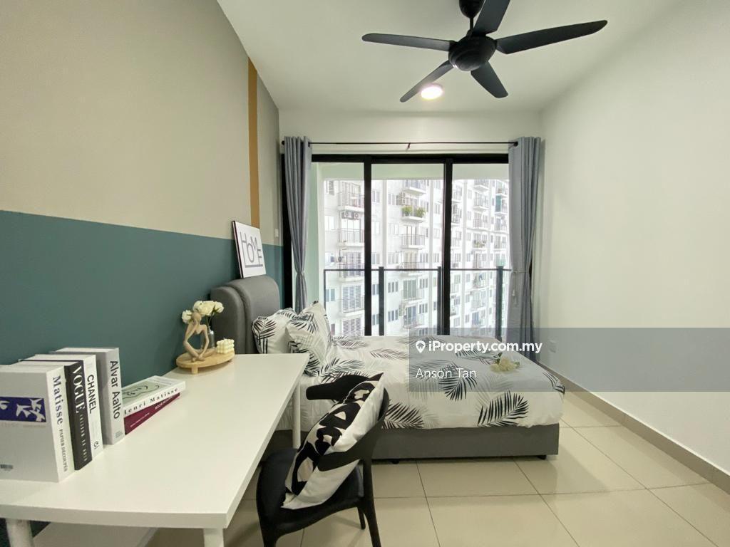 Partially Furnished With 2 Car Park Unit For Investment