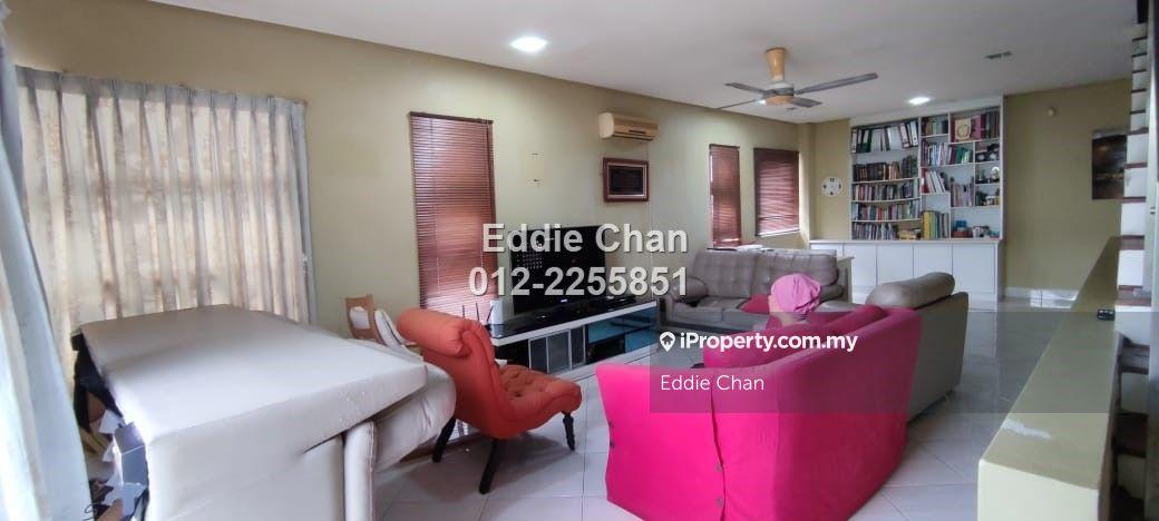 Freehold, 24-hours Security, Quiet & Green Environment, Renovated