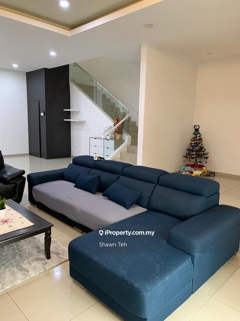 Freehold, 24' X 132' , 2 storey terrace house, Gangsa Impian