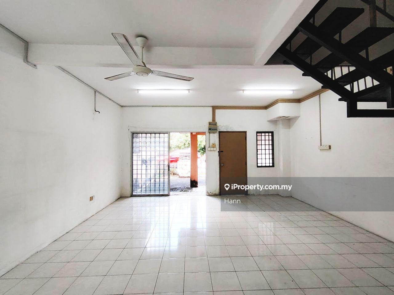 Taman Puncak Jalil Seri Kembangan Kitchen Extended Double Storey