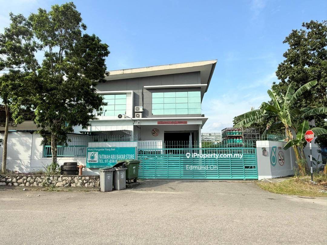 Kempas Utama Semi D Factory Corner Lot Light Industrial Unit
