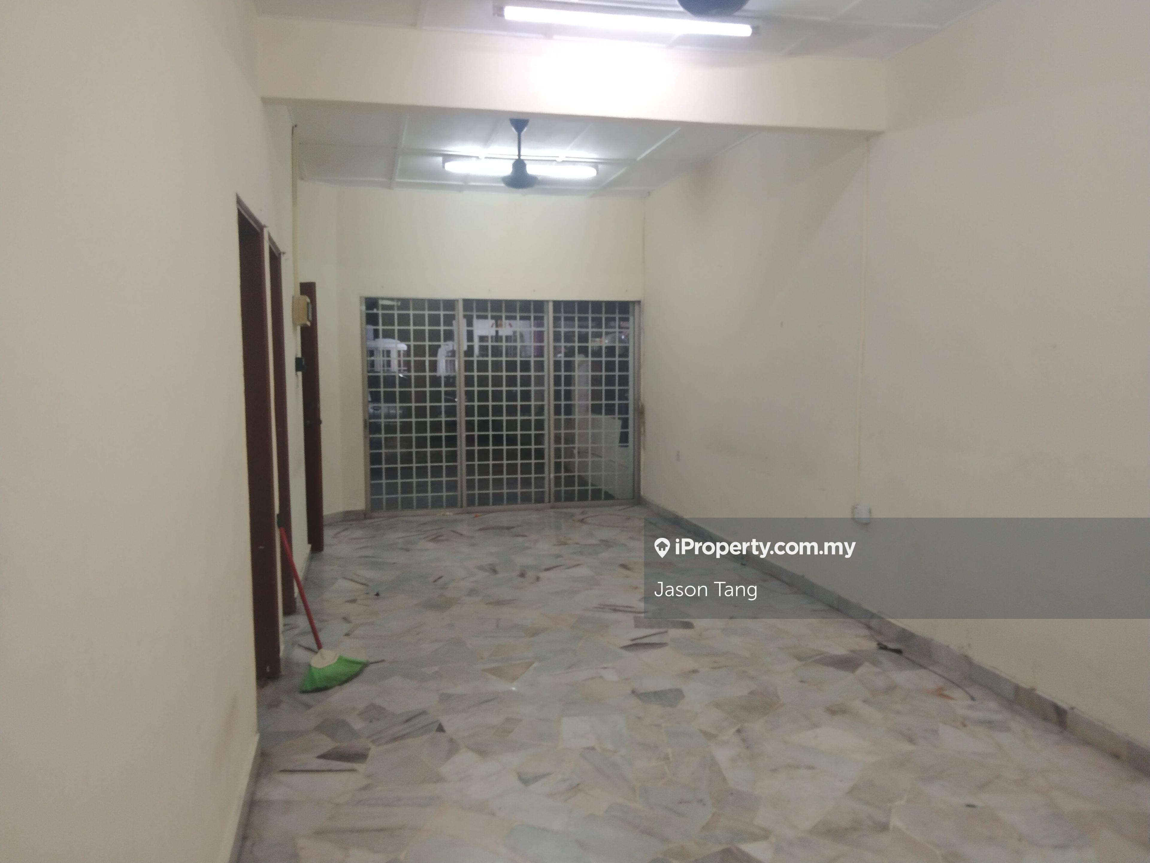 1 Storey Terrace House In Taman Putri Kulai for sale