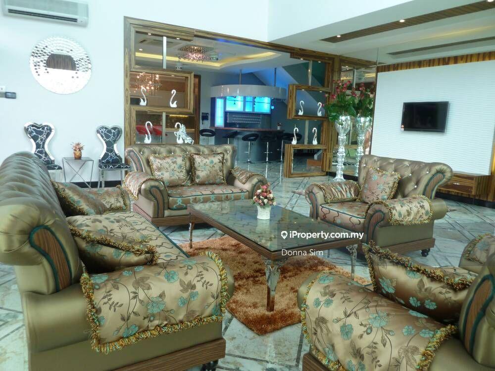Beautiful 3 1/2 storey bungalow for Sale