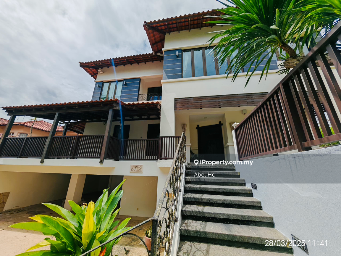 Good Environment & Bali style feel and well maintained .