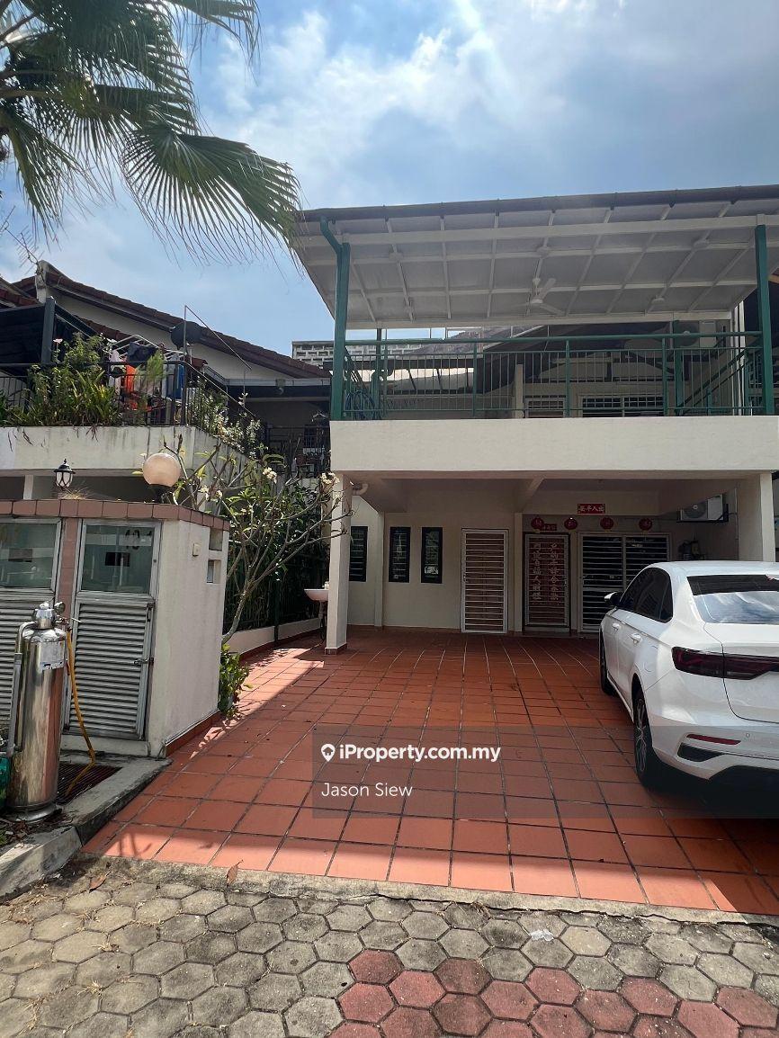 Taman equine 1st floor town house 