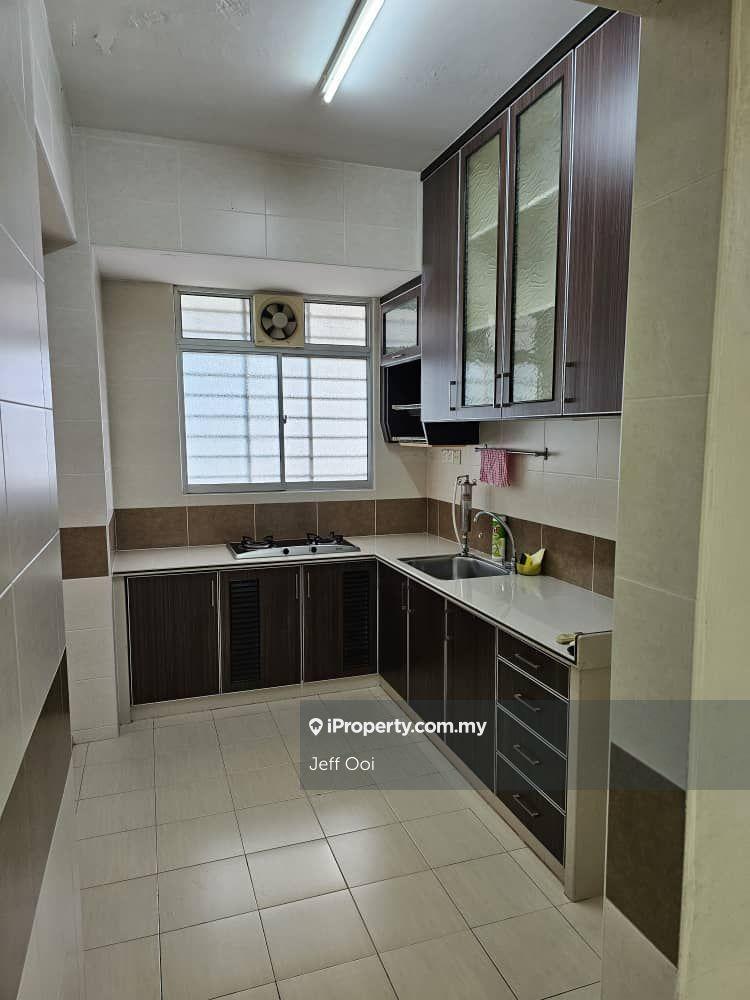 Jelutong palace renovated 2cp 850sf rare nice worth 