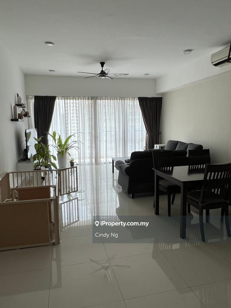 Simple, clean, good condition, homely, spacious for family stay!