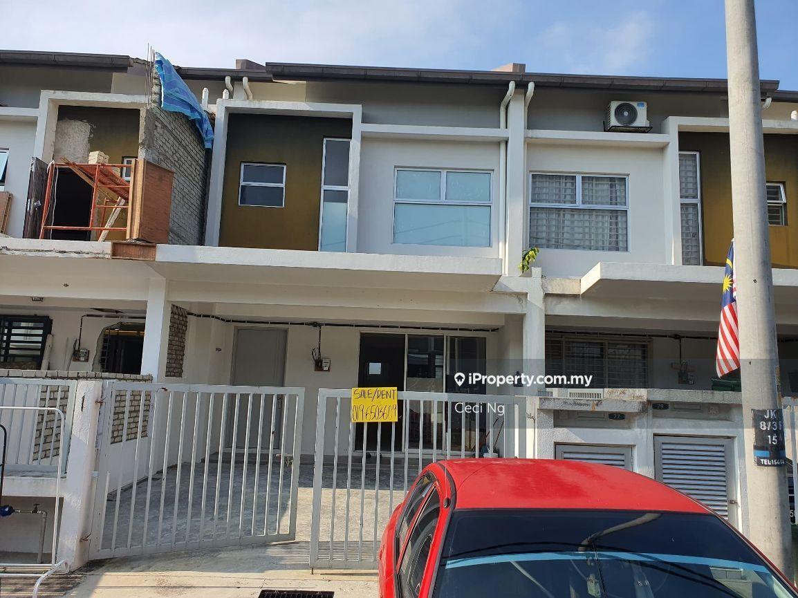5min to Lekas Highway. Next to eco forest. Near banks, Shop, school