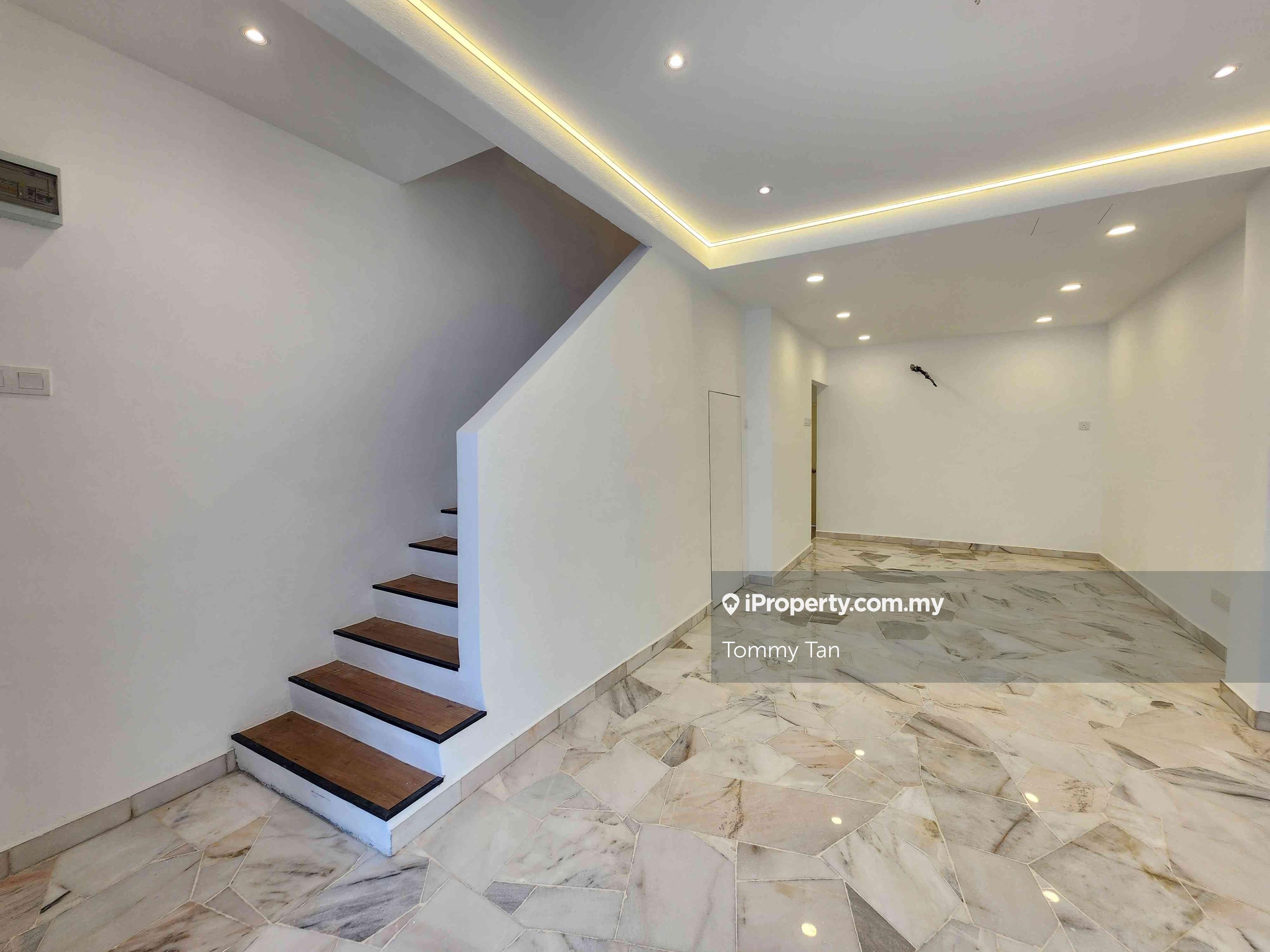Taman Selayang Jaya , 2 Storey Landed house for sale