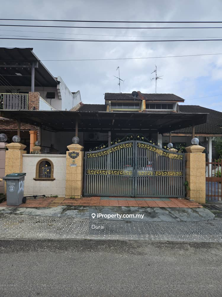 Taman Rinting 1.5 Storey house for Sale with 5 Rooms