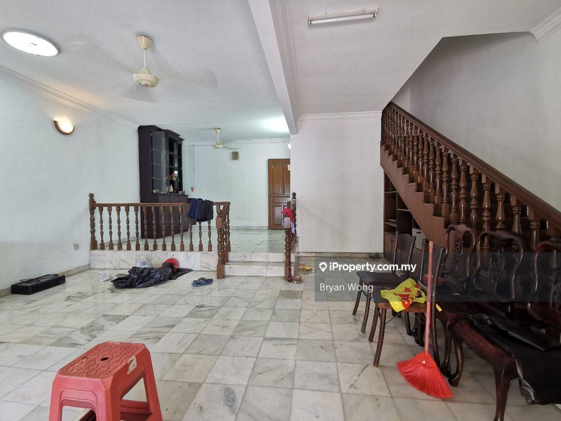 Terrace house for Sale