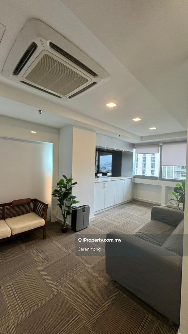 Fully furnished office for rent @ pj8 office tower , kindly pm me 